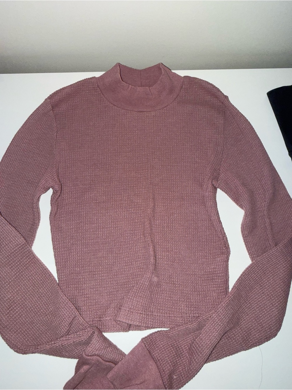 Aritzia Mauve Ribbed Mock Neck Crop Top